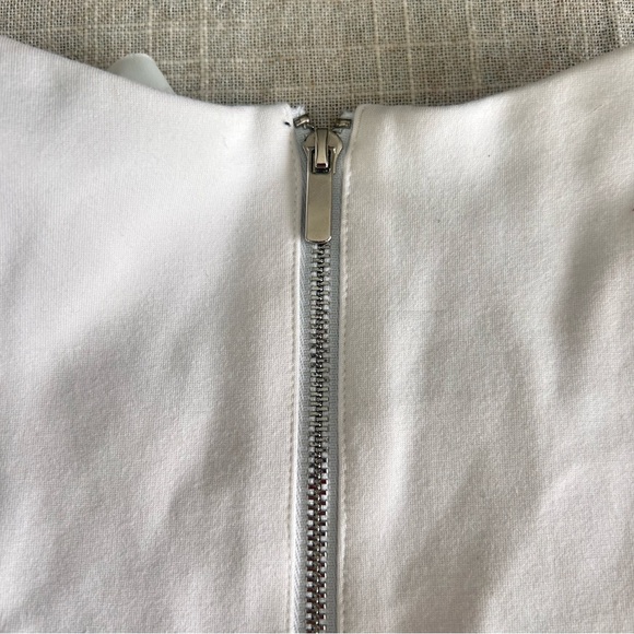 Mare Mare White Structured Crop Top Open Back Silver Zip Size M - Picture 3 of 4